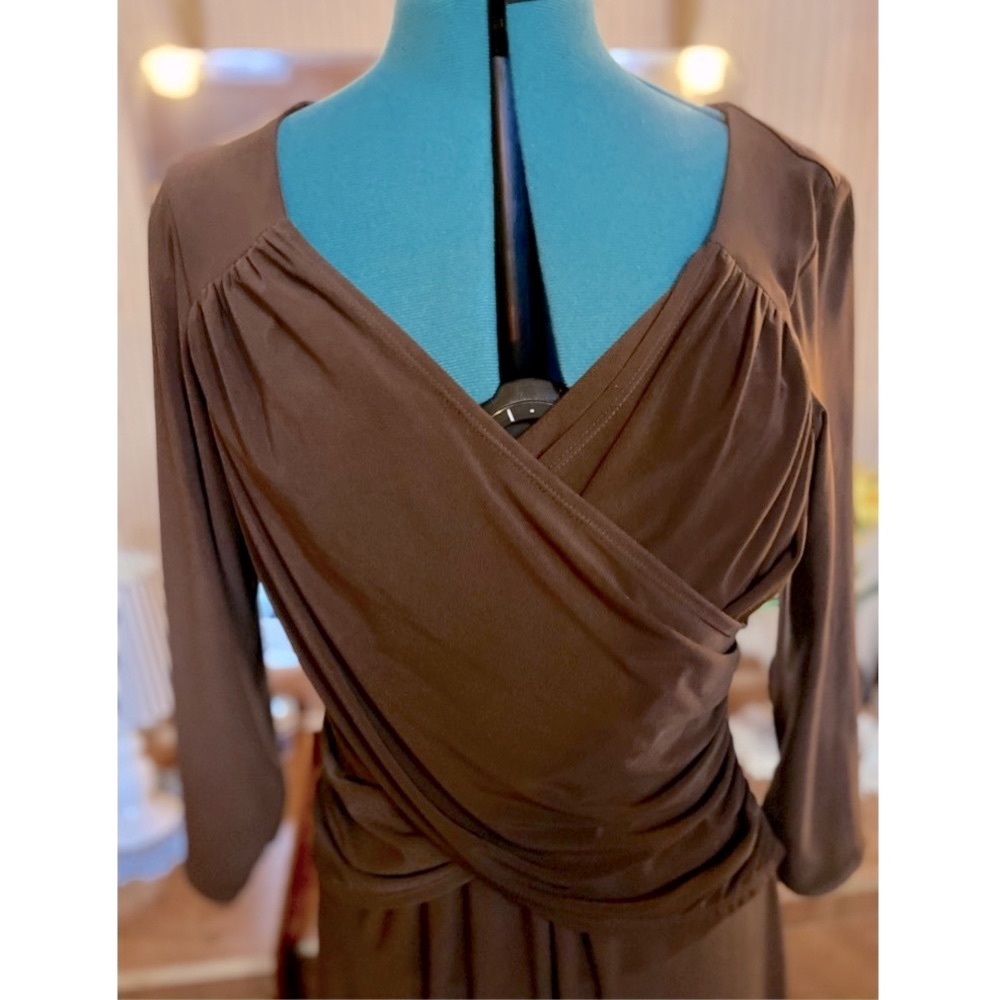 Brown dress - Picture 3 of 8